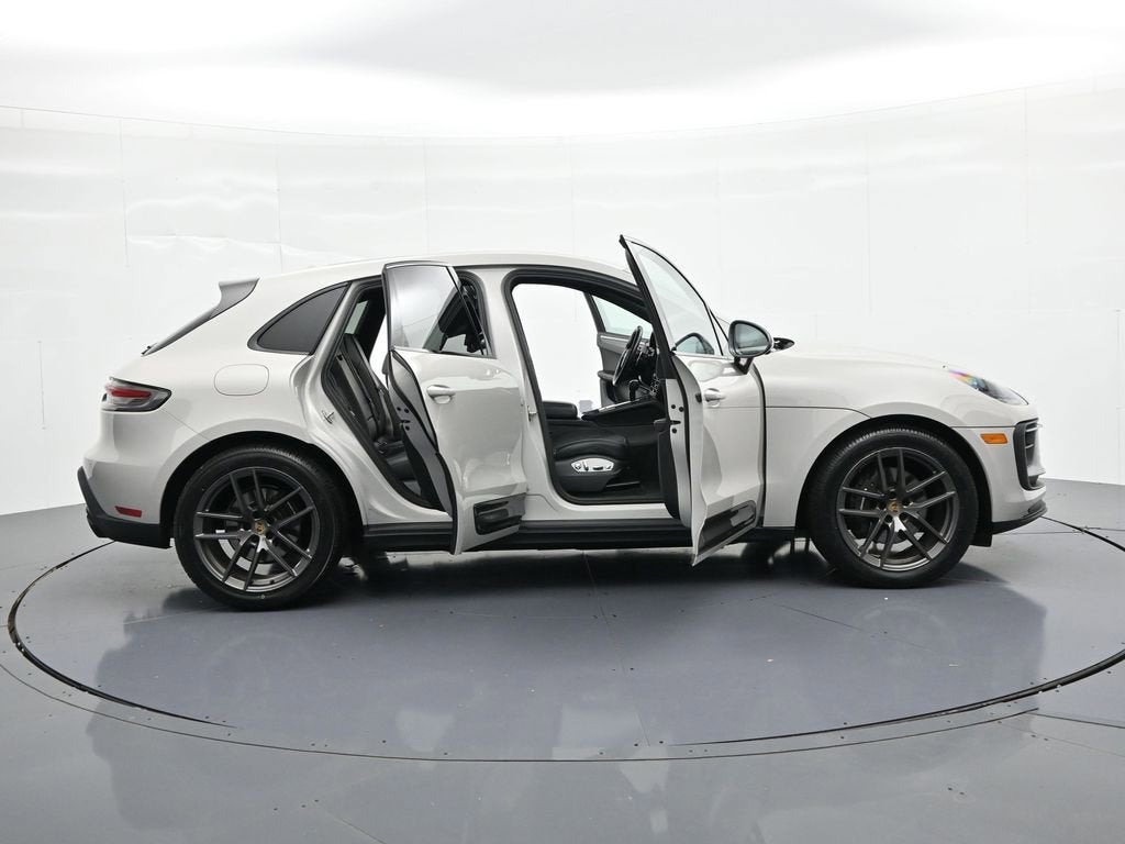 2023 Porsche Macan Base