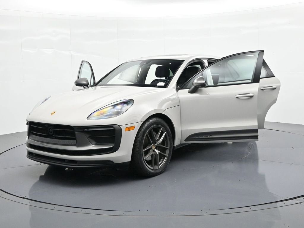2023 Porsche Macan Base