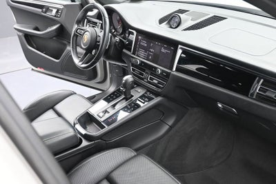 2023 Porsche Macan Base