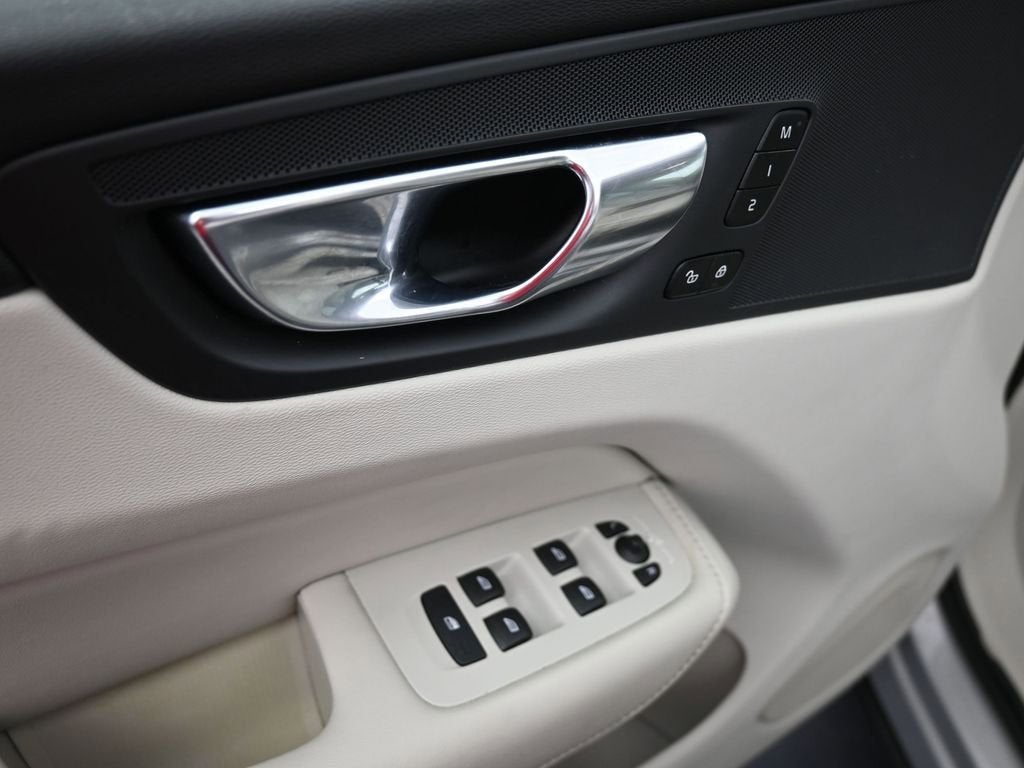 2023 Volvo XC60 Core