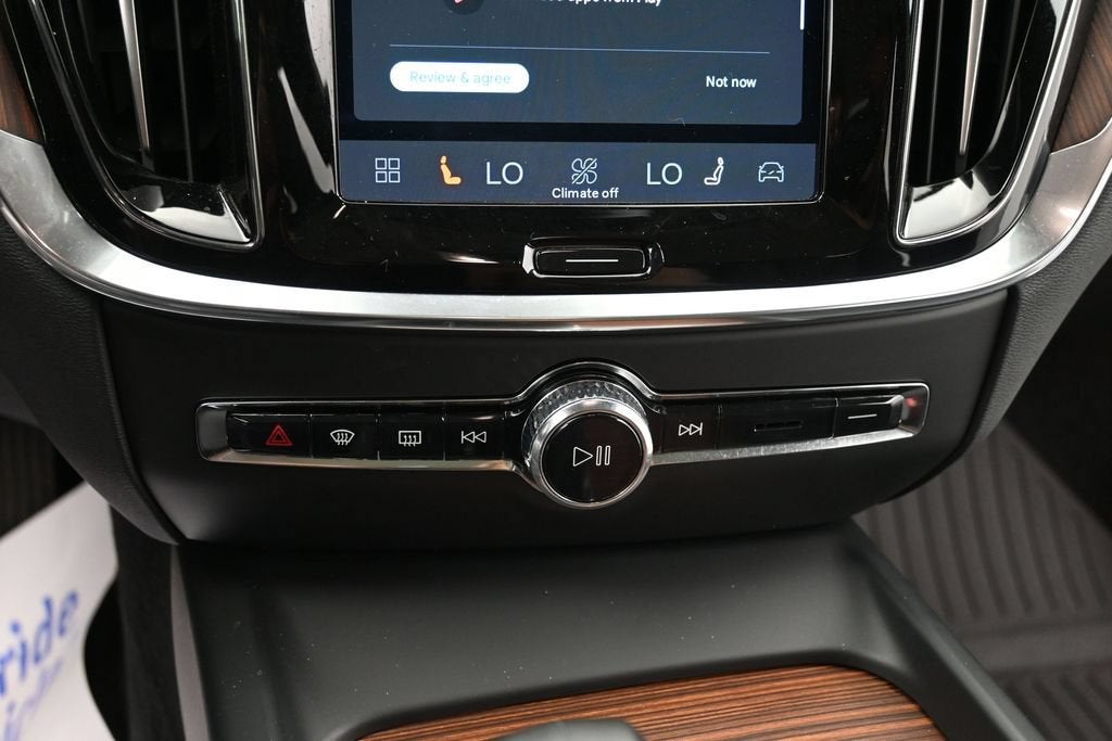 2024 Volvo V60 Cross Country Plus