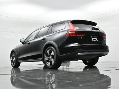 2024 Volvo V60 Cross Country Plus