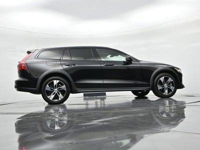 2024 Volvo V60 Cross Country Plus
