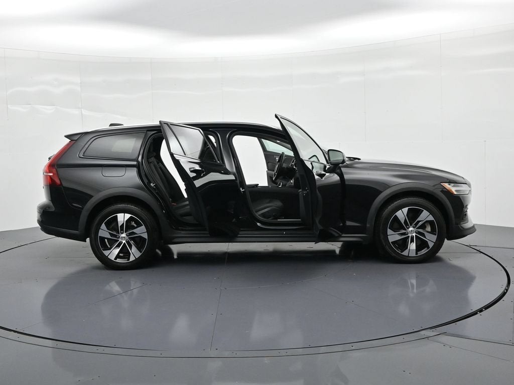 2024 Volvo V60 Cross Country Plus