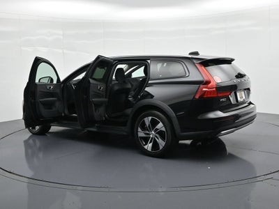 2024 Volvo V60 Cross Country Plus