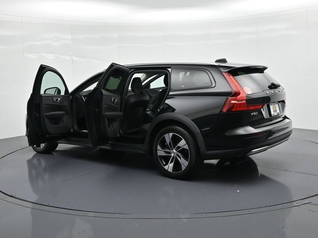 2024 Volvo V60 Cross Country Plus