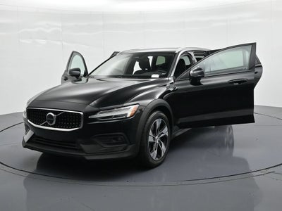 2024 Volvo V60 Cross Country Plus
