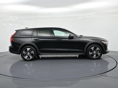 2024 Volvo V60 Cross Country Plus
