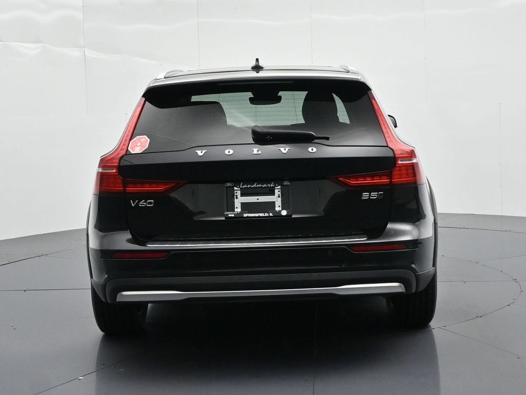 2024 Volvo V60 Cross Country Plus