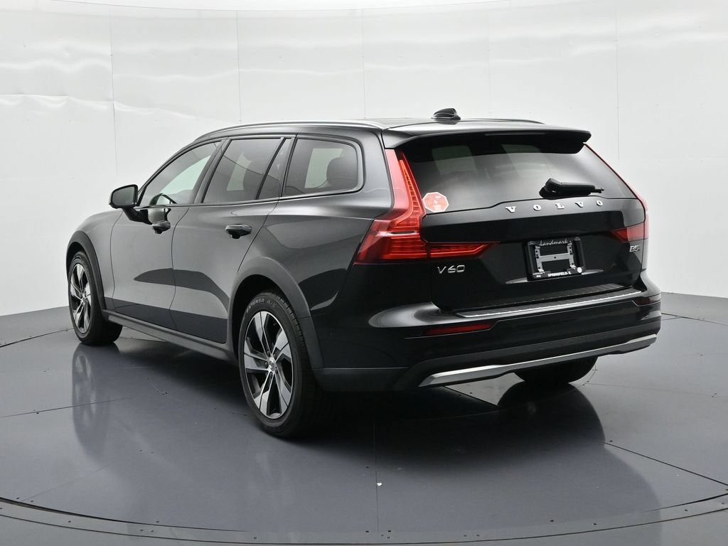 2024 Volvo V60 Cross Country Plus