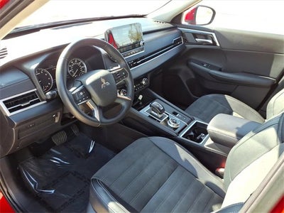 2024 Mitsubishi Outlander SE