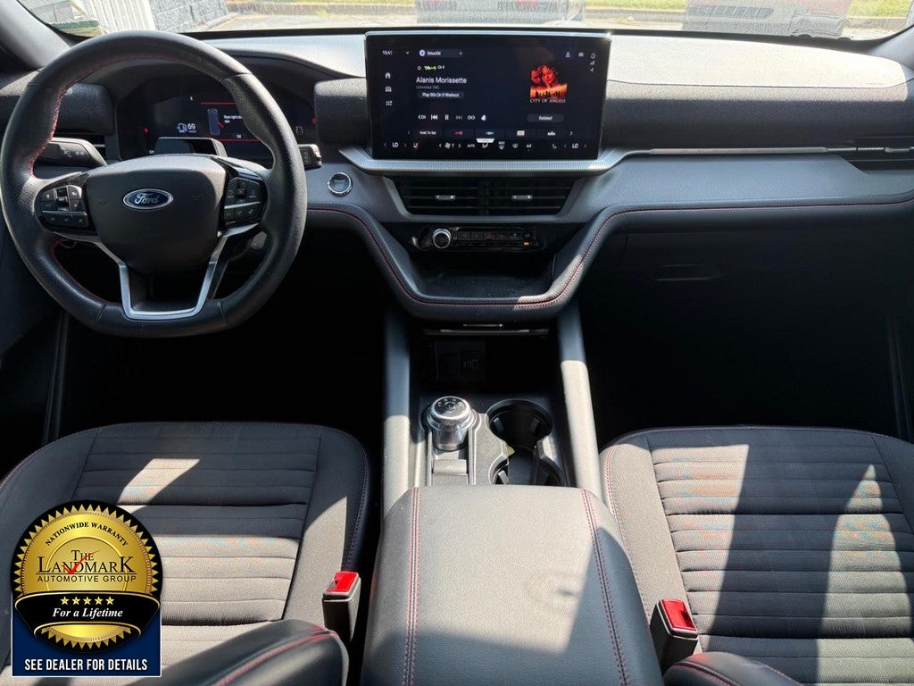 2025 Ford Explorer ST-Line 4WD
