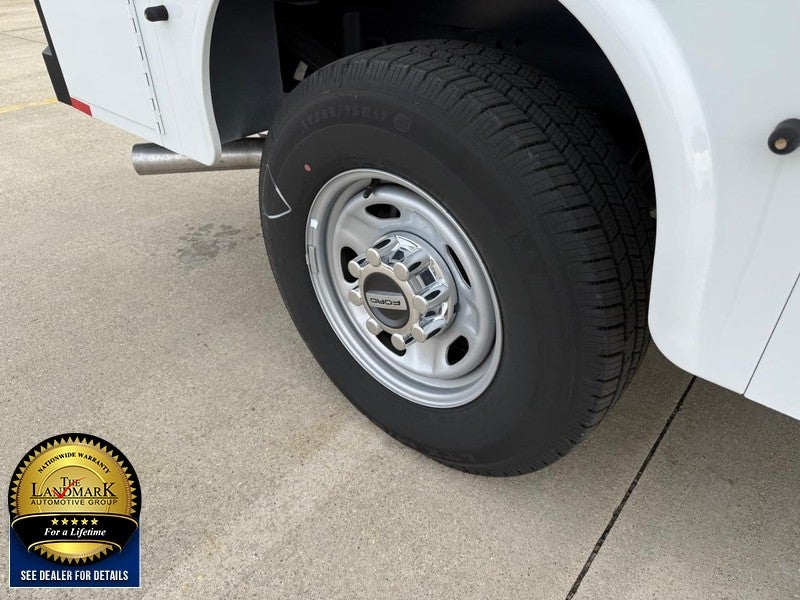 2023 Ford Super Duty F-250 SRW XL 2WD Reg Cab 8' Box