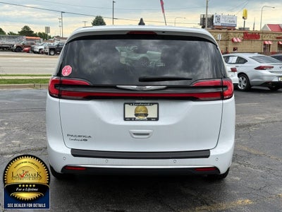 2024 Chrysler Pacifica Touring L FWD