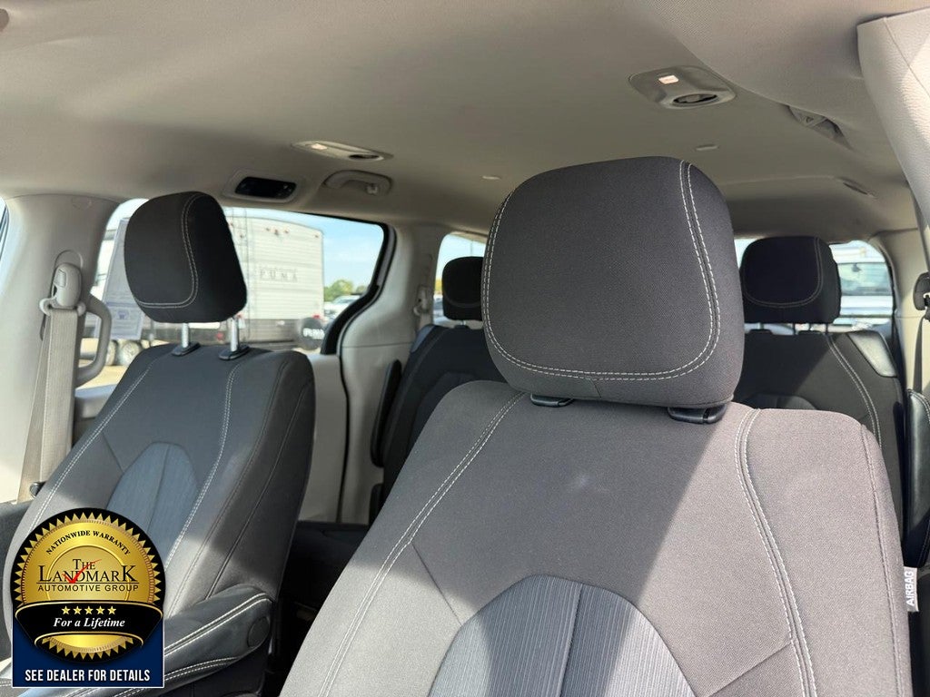 2023 Chrysler Voyager LX FWD