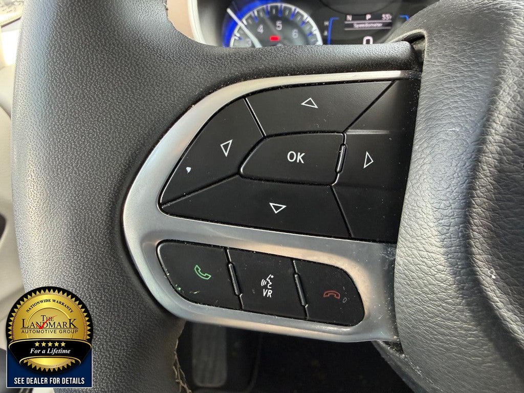 2023 Chrysler Voyager LX FWD