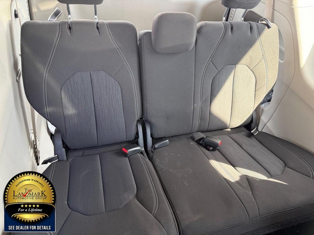 2023 Chrysler Voyager LX FWD