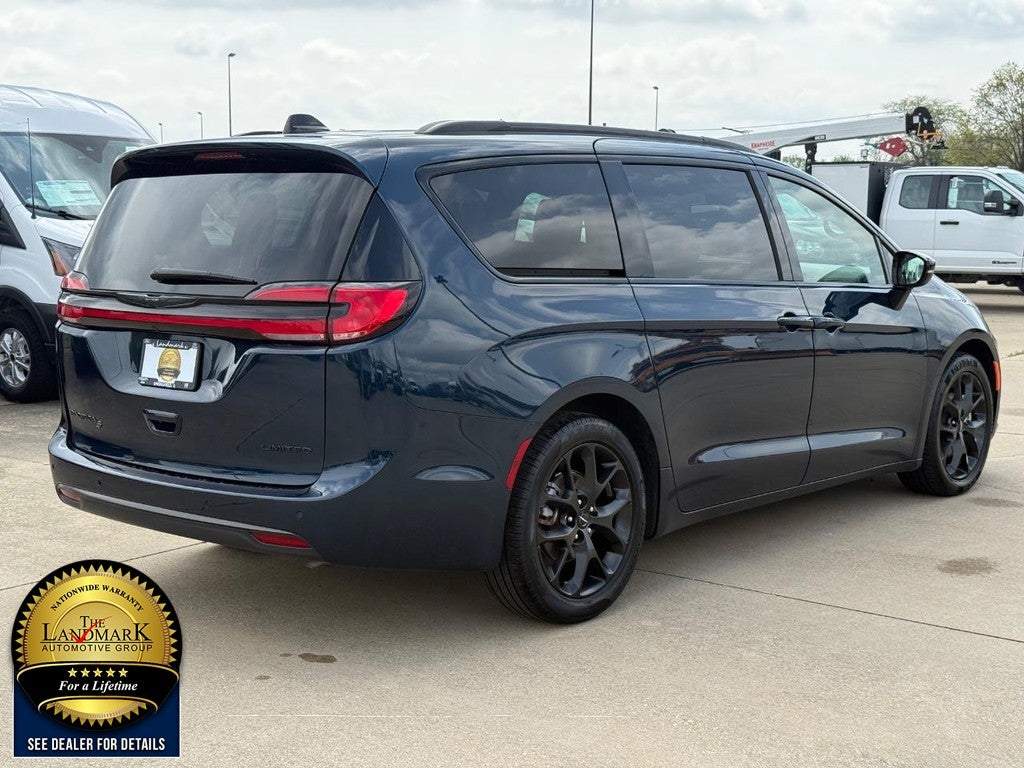 2025 Chrysler Pacifica Limited FWD