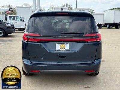 2025 Chrysler Pacifica Limited FWD