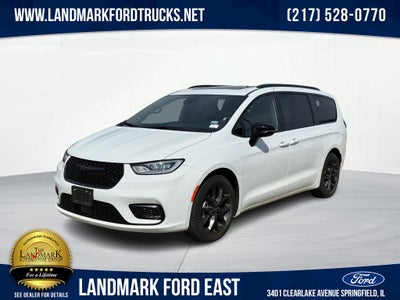 2025 Chrysler Pacifica Limited FWD