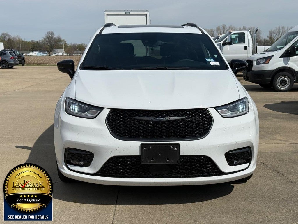 2025 Chrysler Pacifica Limited FWD
