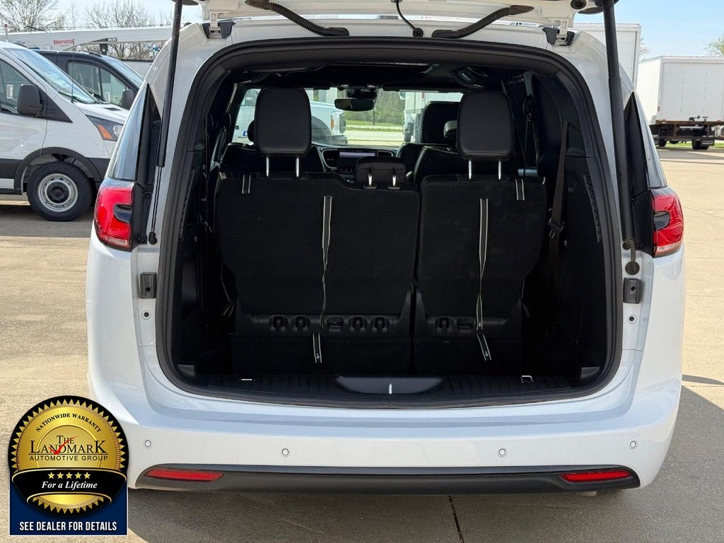 2025 Chrysler Pacifica Limited FWD