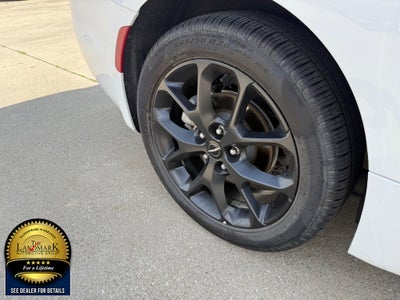 2025 Chrysler Pacifica Limited FWD