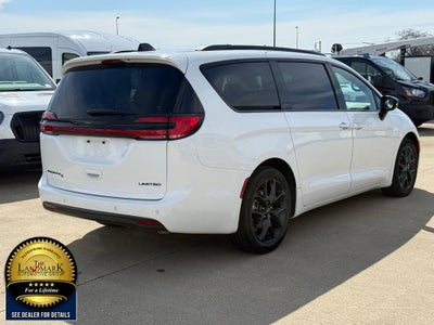 2025 Chrysler Pacifica Limited FWD