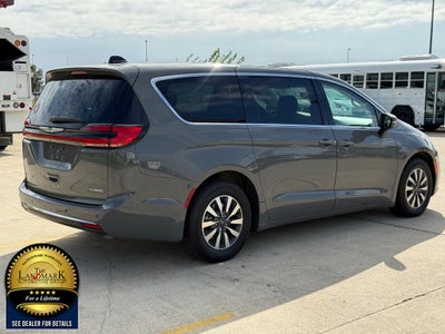 2023 Chrysler Pacifica Hybrid Touring L FWD