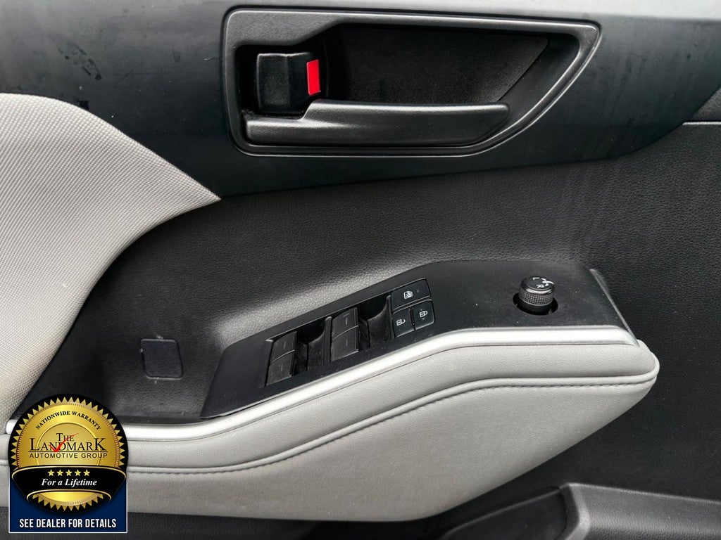 2022 Toyota Highlander LE AWD (Natl)