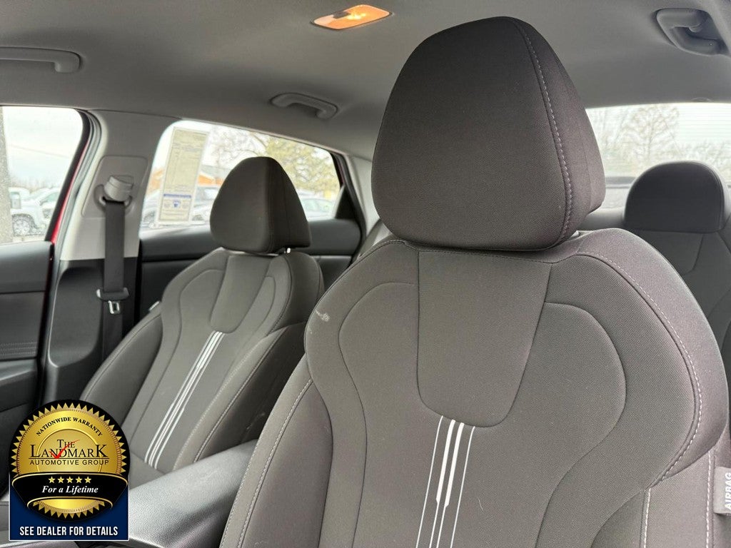 2024 Hyundai Elantra SEL IVT