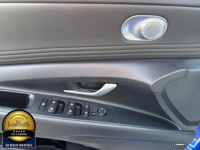 2024 Hyundai Elantra Limited IVT