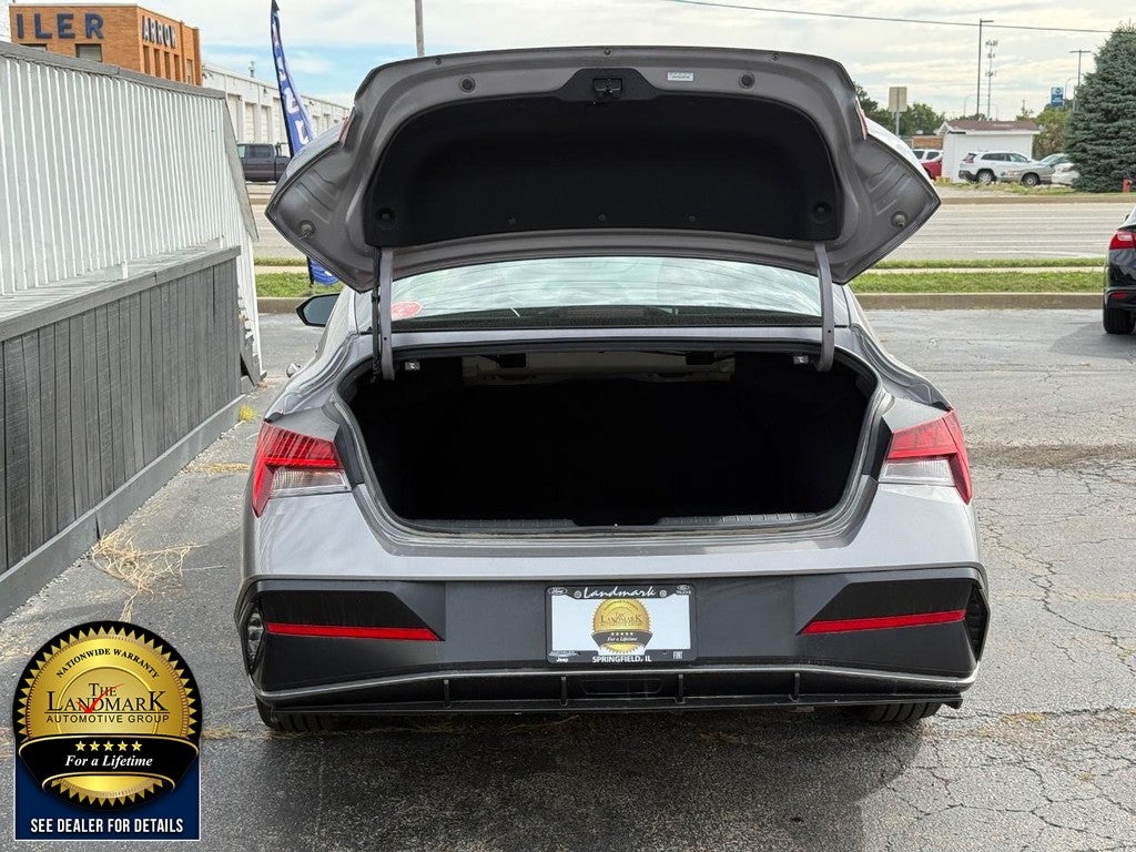 2025 Hyundai Elantra SEL Convenience IVT