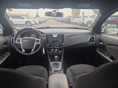 2013 Chrysler 200 4dr Sdn Touring