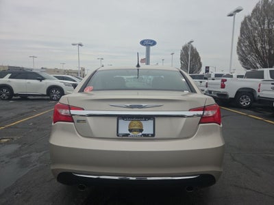 2013 Chrysler 200 4dr Sdn Touring
