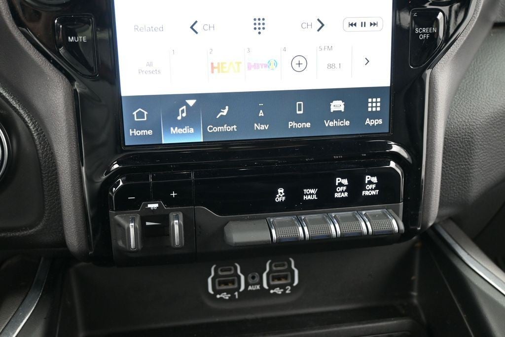 2023 RAM 1500 Laramie 4x4 Crew Cab 5'7" Box
