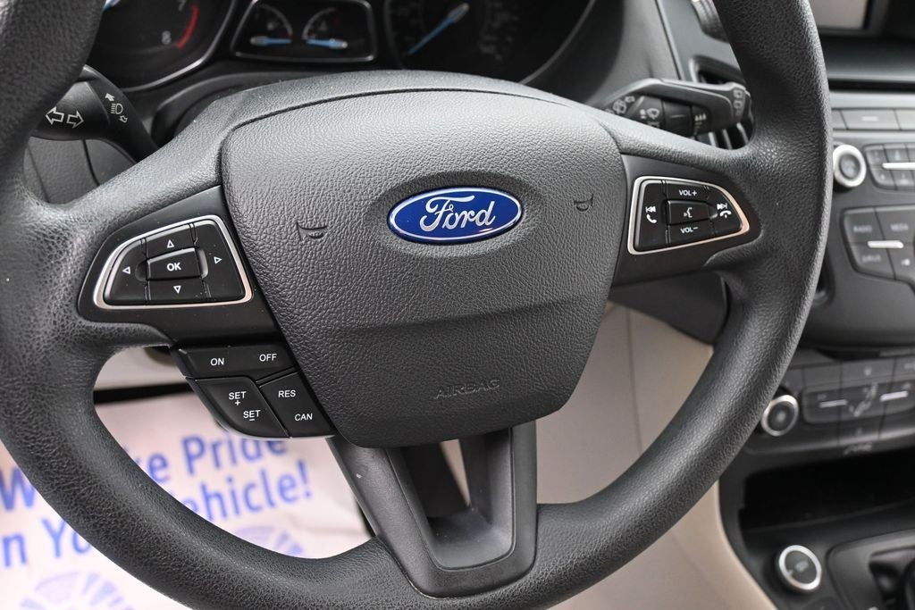 2015 Ford Focus Hatchback 5dr HB SE