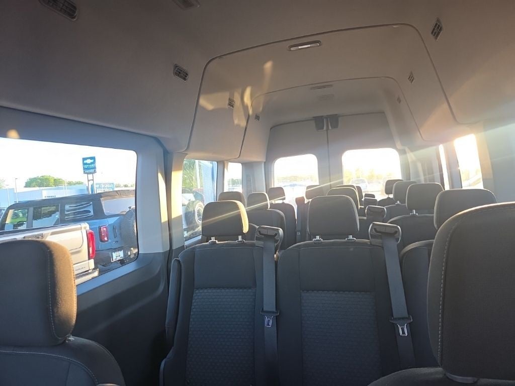 2023 Ford Transit Passenger Wagon XLT