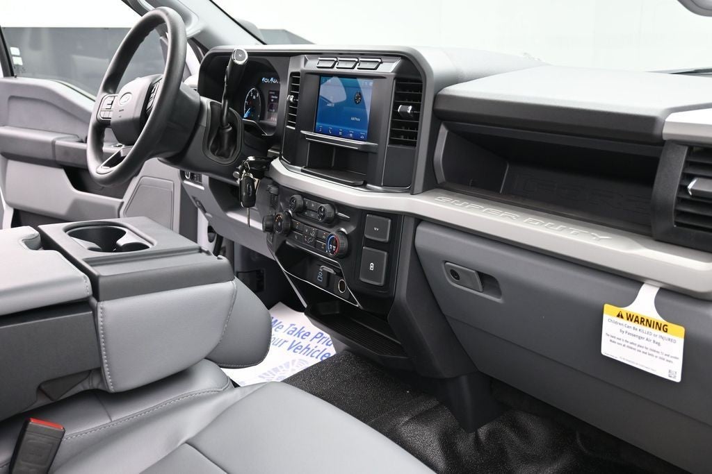 2024 Ford Super Duty F-350 DRW XL 145 WB