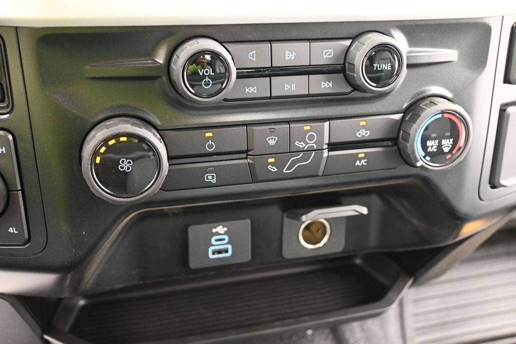 2024 Ford Super Duty F-350 DRW XL 145 WB