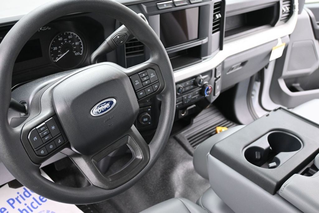 2024 Ford Super Duty F-350 DRW XL 145 WB