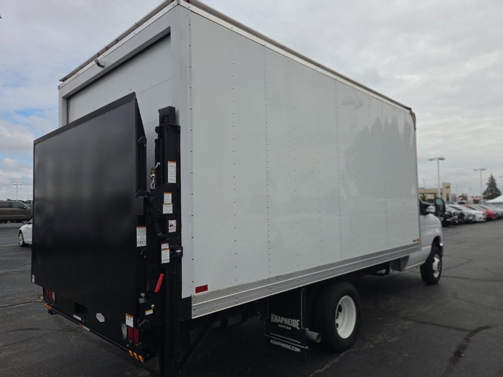 2024 Ford E-Series Cutaway E-450 DRW 158" WB