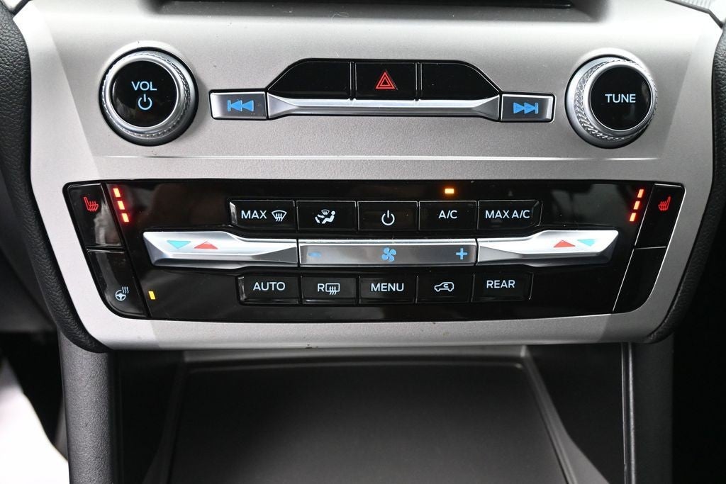 2022 Ford Explorer XLT RWD