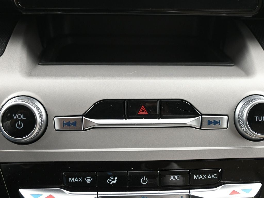 2023 Ford Explorer Base 4WD