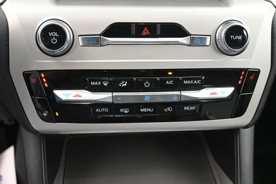 2023 Ford Explorer XLT 4WD