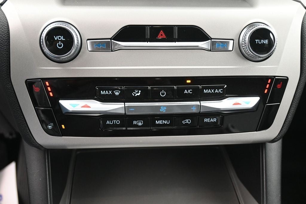 2023 Ford Explorer XLT 4WD