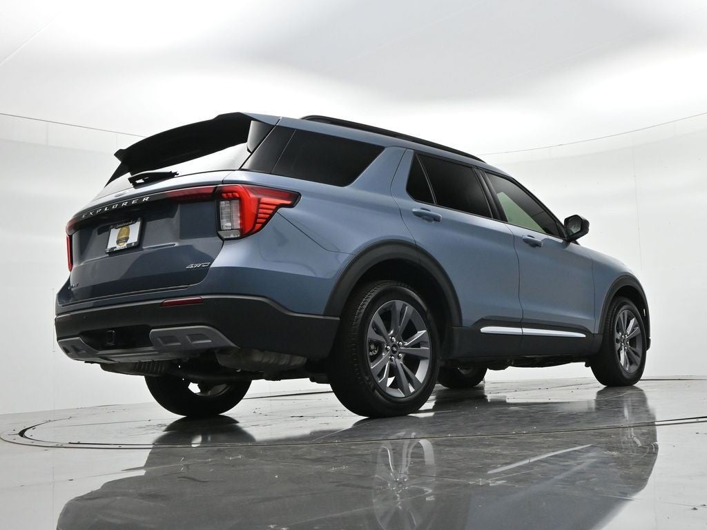2025 Ford Explorer Active 4WD