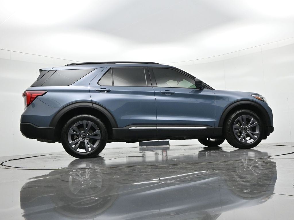2025 Ford Explorer Active 4WD