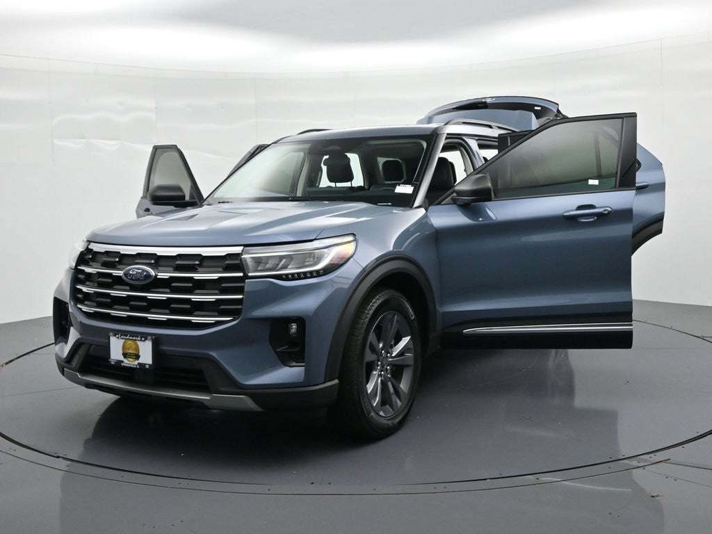 2025 Ford Explorer Active 4WD