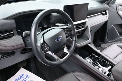 2026 Ford Explorer Platinum 4WD